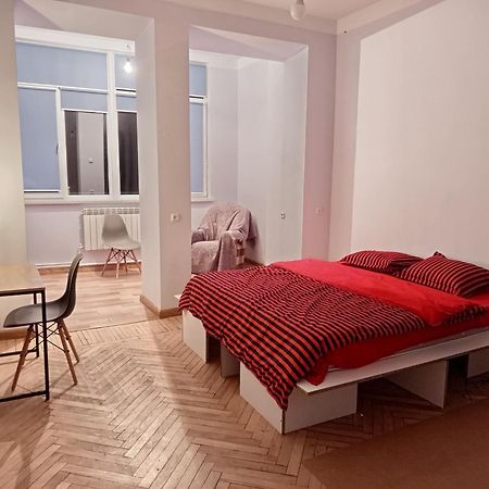 Living Spaces - Guesthouse Erivan Exterior foto